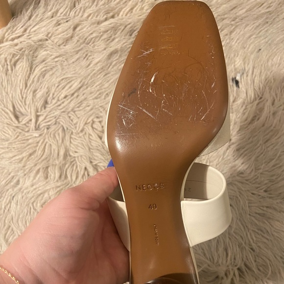 White Neous Ball Heel Shoes, Size 40/8.5 (Never Worn Outside) - Picture 8 of 8